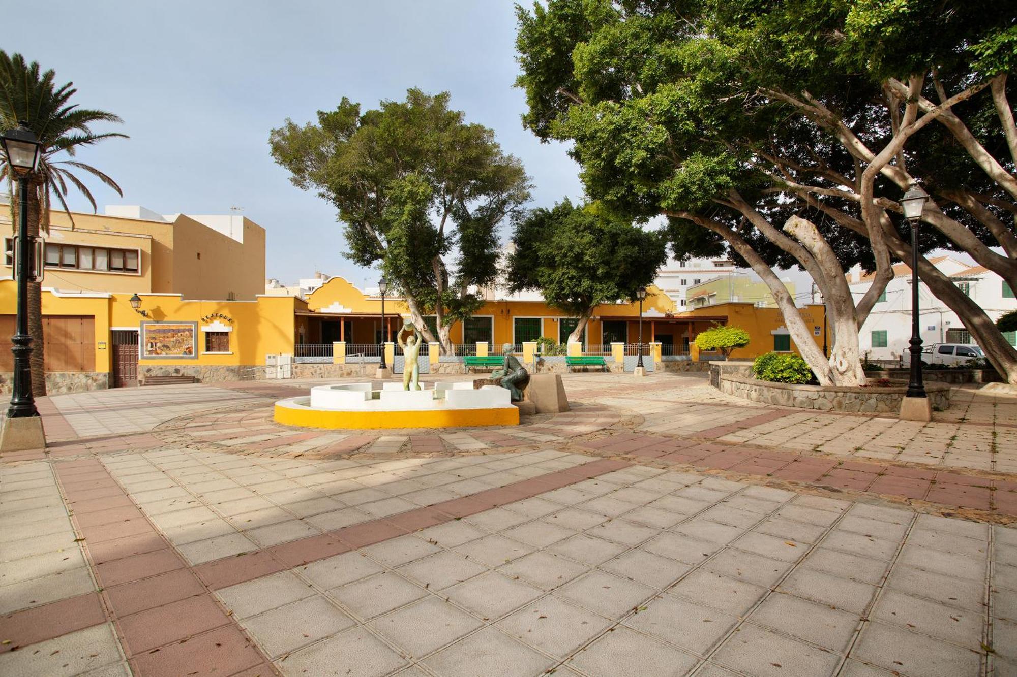 Casa Plaza San Nicolas De Bari Sardina Eksteriør billede